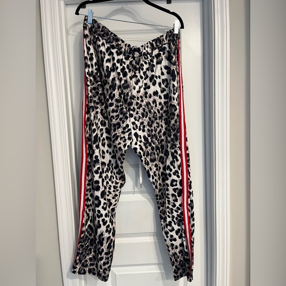 2pc Animal print set - Picture 2 of 2